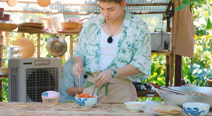 Khi Jun Phạm nói 'kính thưa các loại mắm' trong Quán nhà Haha - Ảnh 3.