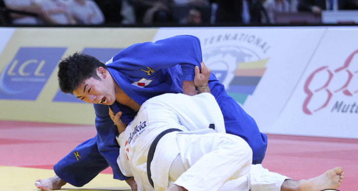 Cựu á quân judo ASIAD của Nhật Bản vướng nghi án lừa tiền bà lão - Ảnh 1.