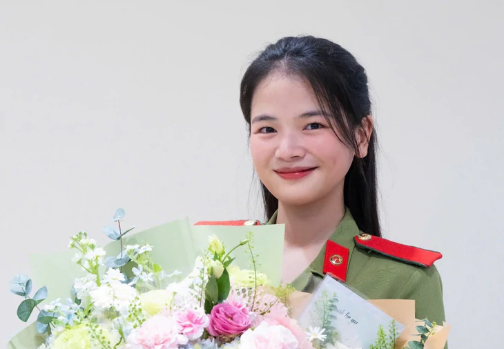 Cô gái Lạng Sơn tốt nghiệp thủ khoa Học viện An ninh nhân dân với hàm thiếu úy - Ảnh 1.