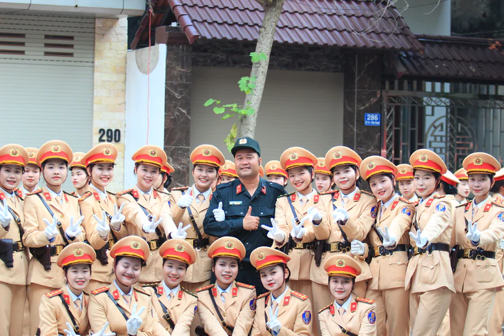 Cô gái Lạng Sơn tốt nghiệp thủ khoa Học viện An ninh nhân dân với hàm thiếu úy - Ảnh 2.