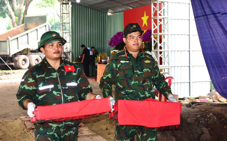 Ngày 24-10: xử lý hơn 620 m³ đất, thấy thêm 10 hài cốt liệt sĩ ở công viên Lê Thị Riêng - Ảnh 2.