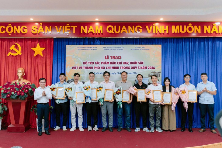 Báo chí cần đồng hành với mục tiêu tăng trưởng kinh tế hai con số của TP.HCM - Ảnh 3.