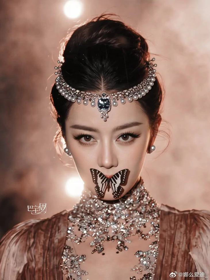 Lưu Diệc Phi, Địch Lệ Nhiệt Ba đọ sắc tại đêm hội thời trang Vogue - Ảnh 1.