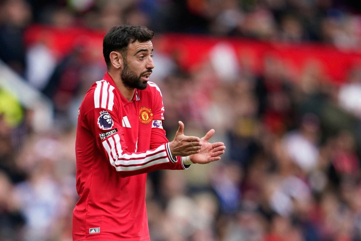 Bruno Fernandes chưa nuốt trôi thất bại đã nhận tin bị trộm - Ảnh 1.