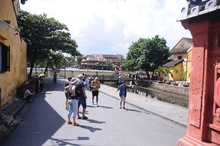 Hội An vắng khách: Phố cổ rất đẹp, rất riêng, nhưng cũng đang 'có vấn đề' - Ảnh 1.