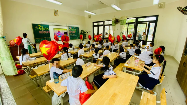 Con đi học về hát 'ngày làm ba trăm rưỡi, uống bia hết hai trăm ngàn', có đáng lo? - Ảnh 5.