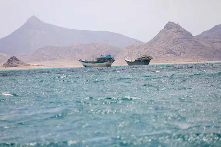 Trung Quốc kêu gọi mở lại eo biển Bab al-Mandeb - Ảnh 1.
