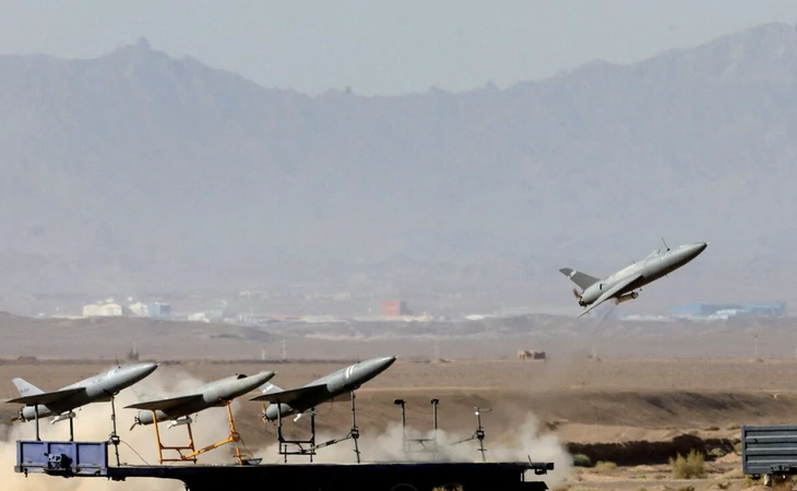 Iran công bố chương trình drone mới, nâng cấp drone Arash lên đầu đạn 100kg - Ảnh 1.