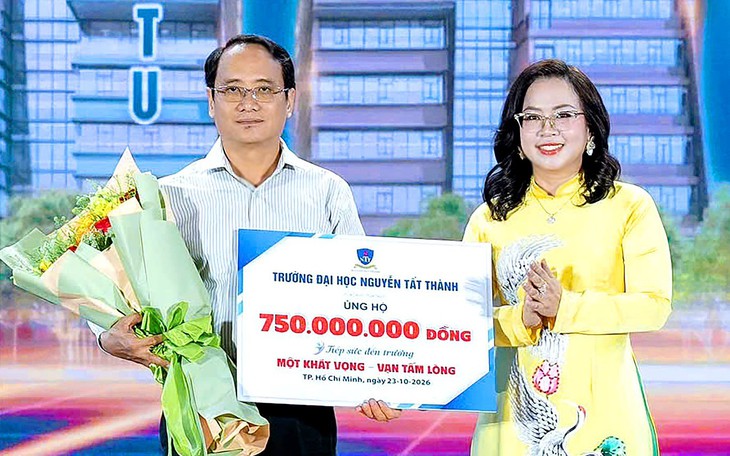 Phố biển Nha Trang chào đón 80 tân sinh viên về nhận học bổng Tiếp sức đến trường - Ảnh 4.