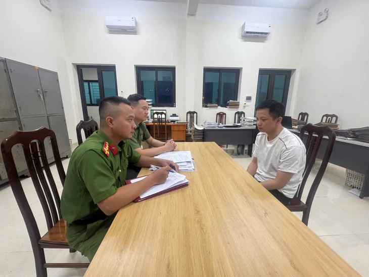 Hai nữ giảng viên đại học bị khởi tố trong đường dây làm giả gần 1.500 văn bằng, chứng chỉ - Ảnh 2.