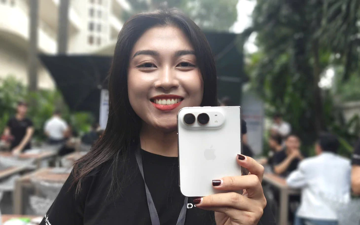 iPhone Duo chính thức lên kệ tại Việt Nam: Thị trường sôi động dù nguồn cung hạn chế - Ảnh 1.
