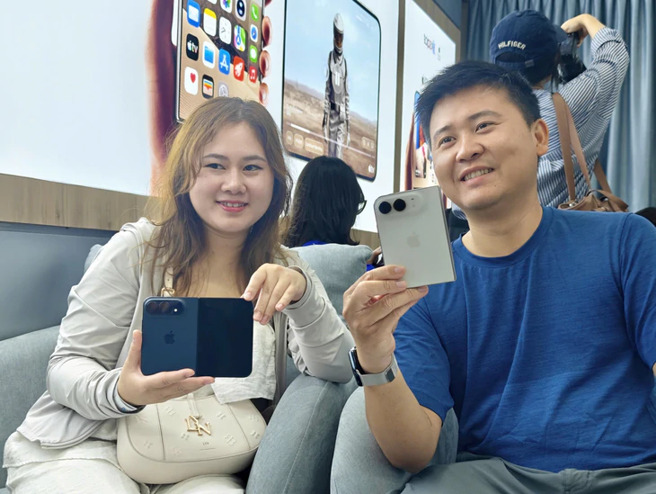 iPhone Duo chính thức lên kệ tại Việt Nam - Ảnh 1.