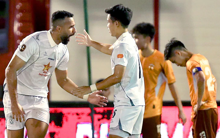 Bảng xếp hạng V-League sau vòng 5: Sông Lam Nghệ An lên đứng đầu - Ảnh 2.
