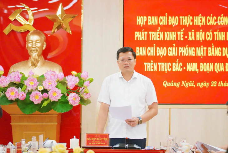 Chủ tịch Quảng Ngãi yêu cầu thực hiện "6 rõ", tăng tốc các công trình trọng điểm - Ảnh 1.