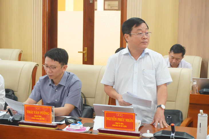 Chủ tịch Quảng Ngãi yêu cầu thực hiện "6 rõ", tăng tốc các công trình trọng điểm - Ảnh 2.