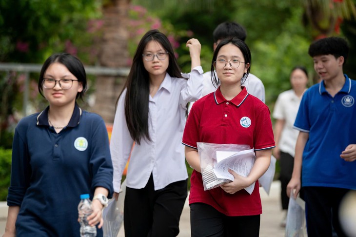 Thi vào lớp 10: Đừng chỉ sàng lọc, hãy giúp học sinh chọn đúng hướng đi - Ảnh 1.