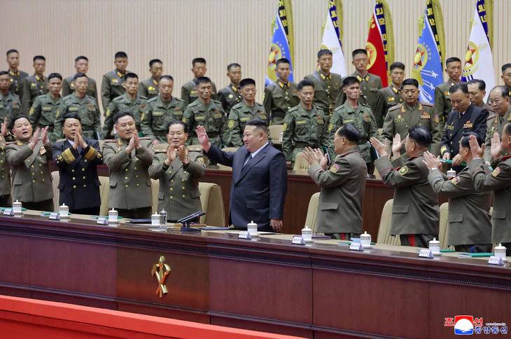 Ông Kim Jong Un kêu gọi 'cách mạng quân sự', muốn xây quân đội hùng mạnh nhất - Ảnh 3.