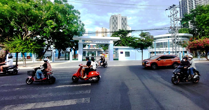 Khánh Hòa chỉ đạo rà soát các cơ sở giáo dục trên 100 lớp - Ảnh 1.