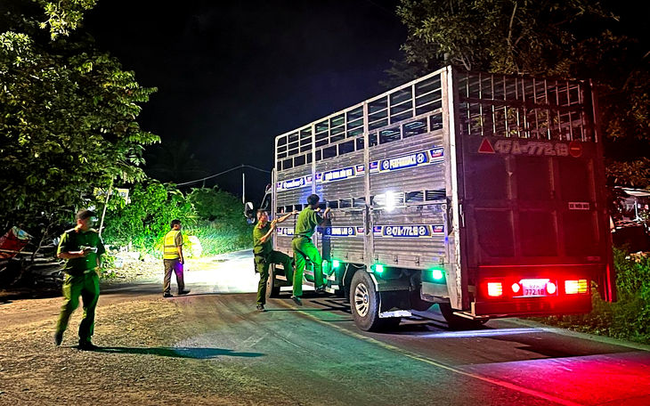 Truy bắt 3 phạm nhân trốn trại A2: Người dân không tự ý vào rừng - Ảnh 4.