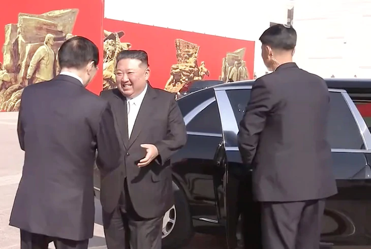 Ông Kim Jong Un thăm Trung Quốc chớp nhoáng, nhất trí loạt cam kết hợp tác - Ảnh 1.