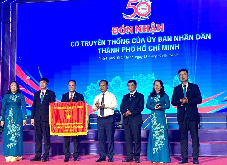 Phó thủ tướng lưu ý Trường đại học Sư phạm TP.HCM giữ sư phạm làm cốt lõi khi mở rộng đa ngành - Ảnh 3.
