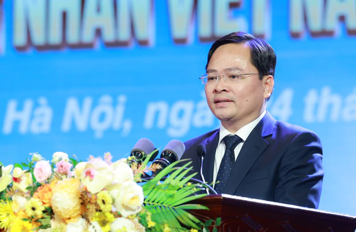 Anh công nhân mỏ, chị thợ may được tuyên dương công nhân tiêu biểu - Ảnh 2.