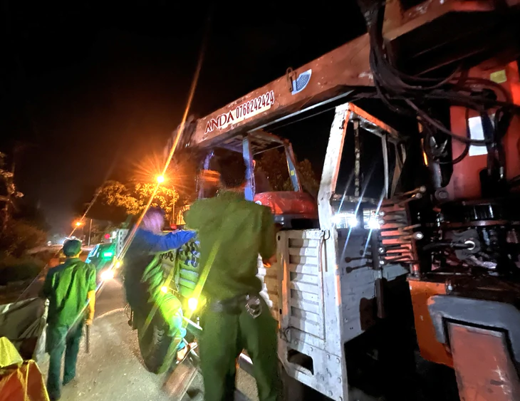 Chốt chặn 24/24 quanh các nẻo đường, truy bắt 3 phạm nhân trốn trại A2 - Ảnh 4.