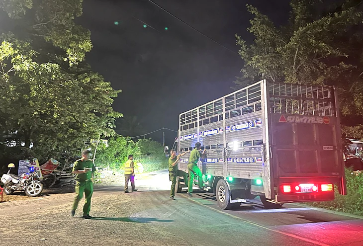 Chốt chặn 24/24 quanh các nẻo đường, truy bắt 3 phạm nhân trốn trại A2 - Ảnh 1.