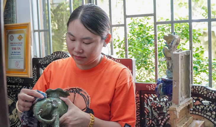 Người giữ ‘hồn’ gốm Nam Bộ với hàng chục ngàn kỷ vật - Ảnh 5.