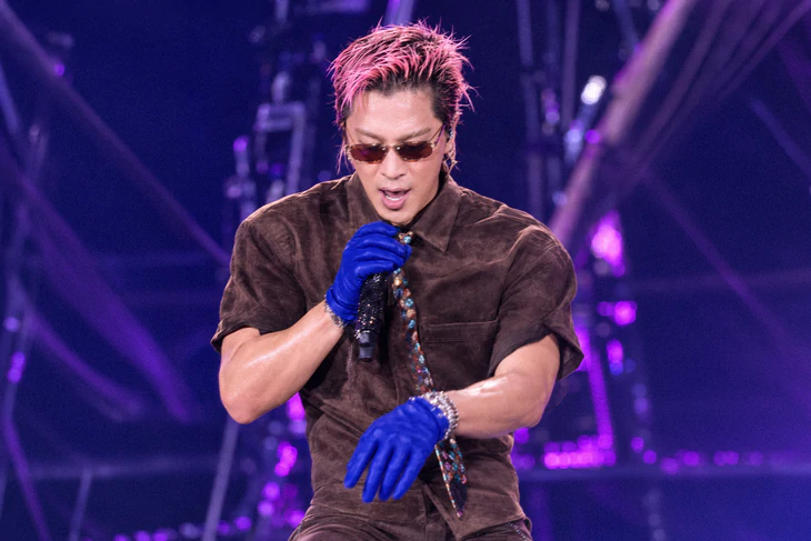 BigBang quỳ gối cảm ơn khán giả Việt Nam  - Ảnh 4.