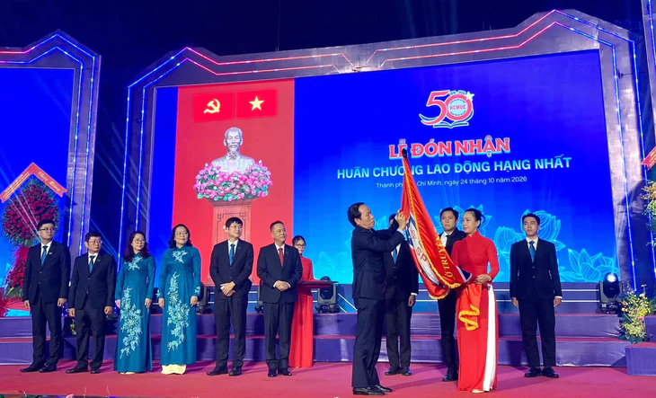 Phó thủ tướng lưu ý Trường đại học Sư phạm TP.HCM giữ sư phạm làm cốt lõi khi mở rộng đa ngành - Ảnh 2.