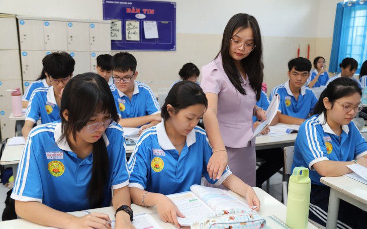 'Lên đời' trường tiên tiến ở TP.HCM: Phụ huynh hồ hởi với 85% 'quyền lực'; giáo viên trăn trở - Ảnh 2.