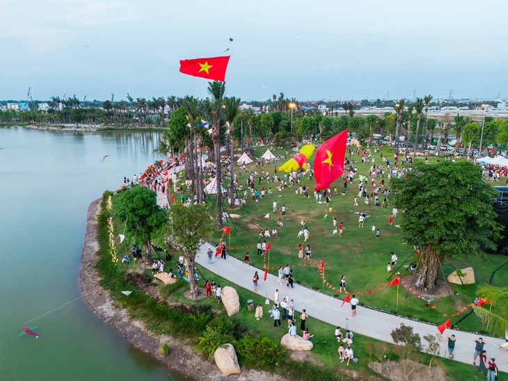 Ecopark ra mắt Rừng Hồng - tâm điểm lễ hội tại Eco Retreat - Ảnh 2.