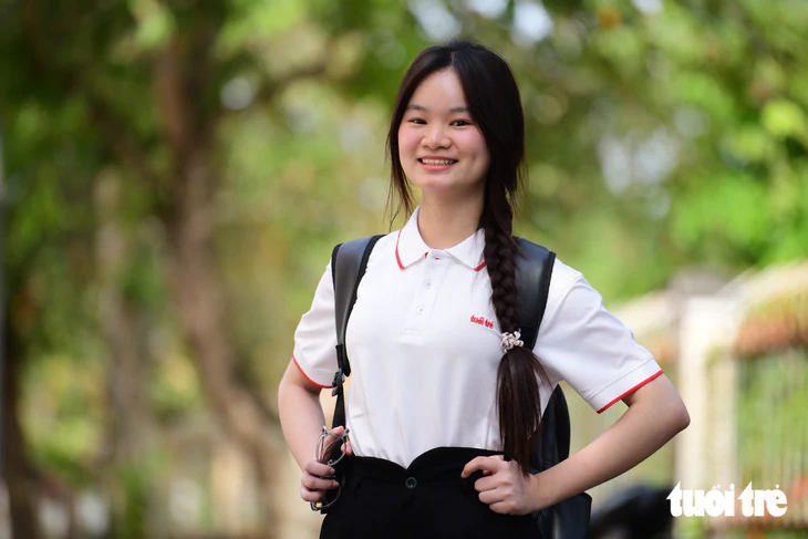 Giấc mơ đại học của cô gái nghèo và hành trình nhận học bổng Tiếp sức đến trường - Ảnh 1.