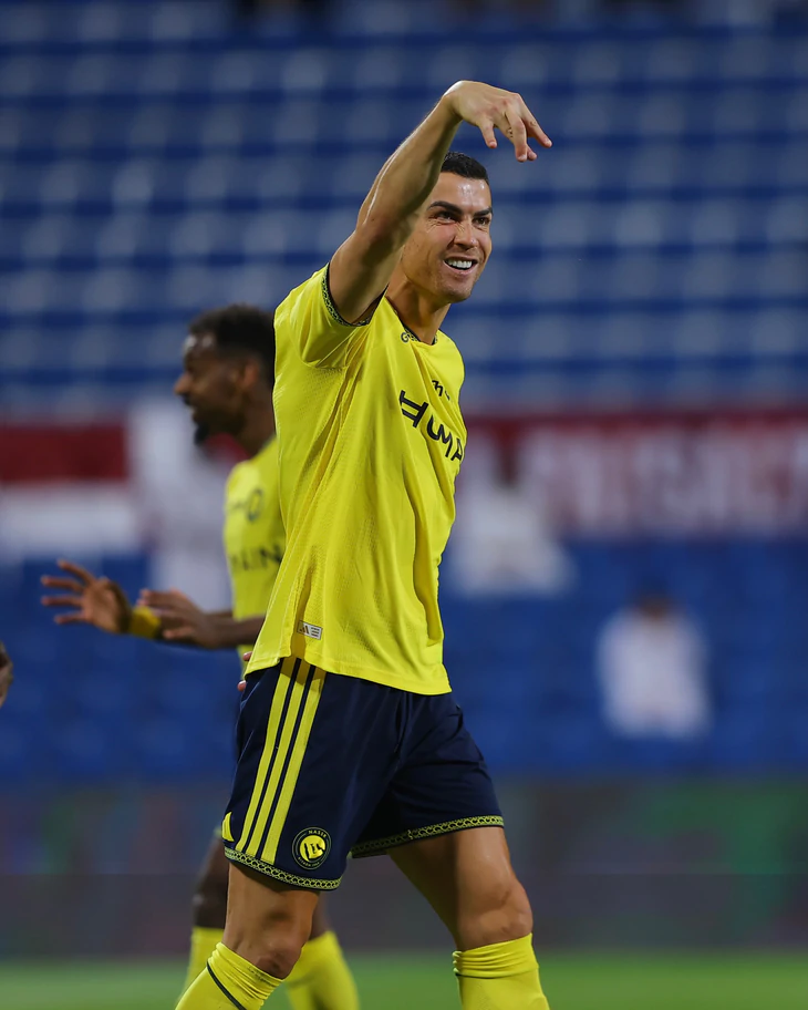 Phản ứng của Ronaldo vụ bàn thắng thứ 982 gây tranh cãi - Ảnh 1.
