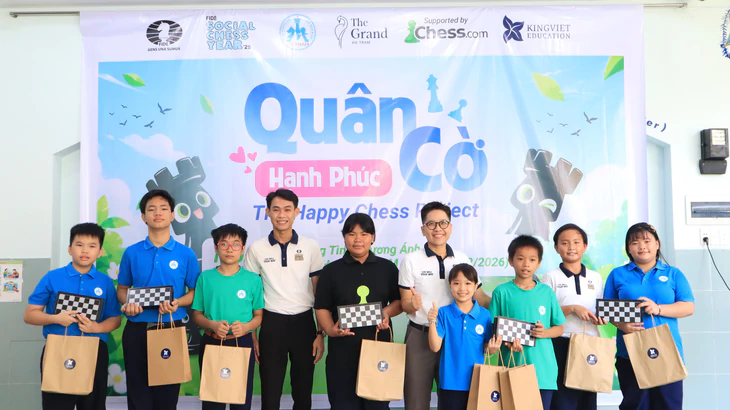 Liên đoàn Cờ Việt Nam giúp trẻ em nghèo học theo Quang Liêm, Trường Sơn - Ảnh 1.