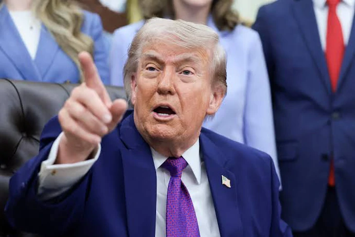 Ông Trump: Mỹ có thể tấn công Iran ngày mai hoặc đạt thỏa thuận lớn - Ảnh 1.