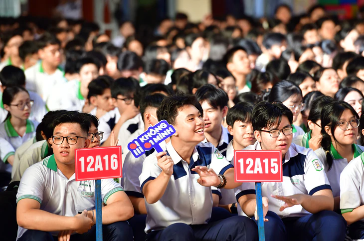 Chiến dịch “Không một mình”: Nhận diện những cái bẫy nhắm vào học sinh, sinh viên trên mạng - Ảnh 3.