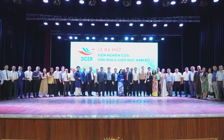 Bộ trưởng Giáo dục Brunei: Cần chuẩn bị cho giáo viên trước thay đổi công nghệ - Ảnh 4.