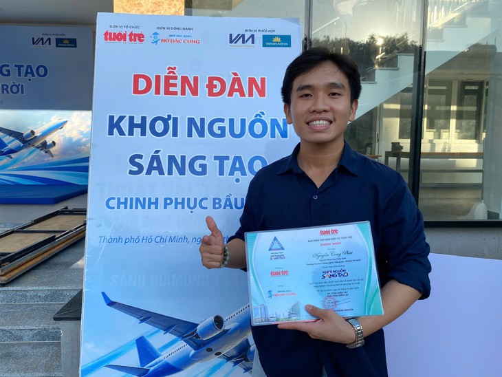 Trao hơn 1 tỉ đồng học bổng Khơi nguồn sáng tạo và học bổng Hồ Đắc Cung - Ảnh 6.