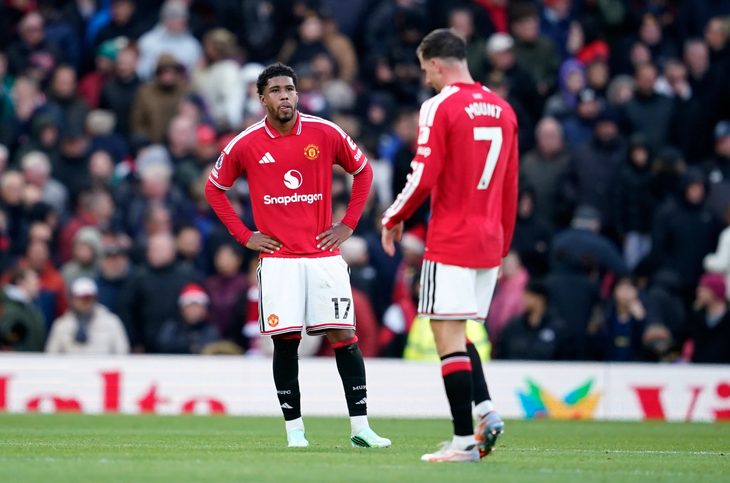 Gary Neville bóc mẽ thói xấu của dàn sao Man Utd - Ảnh 1.