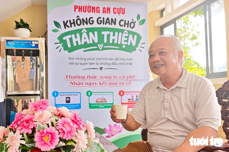 Phường ở Huế có "góc cà phê" miễn phí cho dân ngồi chờ làm hồ sơ - Ảnh 2.