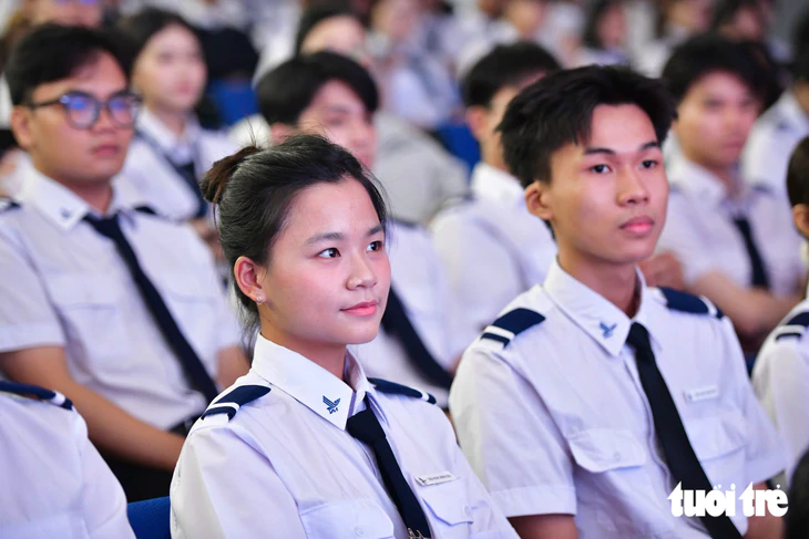 Hàng không Việt Nam cần người trẻ làm chủ công nghệ, vững ngoại ngữ và chuyên môn - Ảnh 9.