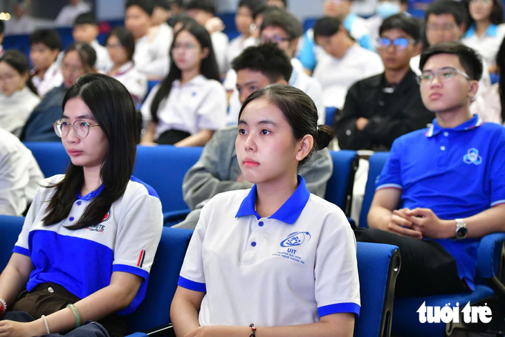Hàng không Việt Nam cần người trẻ làm chủ công nghệ, vững ngoại ngữ và chuyên môn - Ảnh 10.