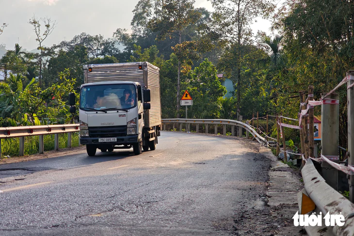 Lên phương án xử lý đoạn đường hơn 52km ngang lưng núi với 71 khúc cua gấp - Ảnh 4.