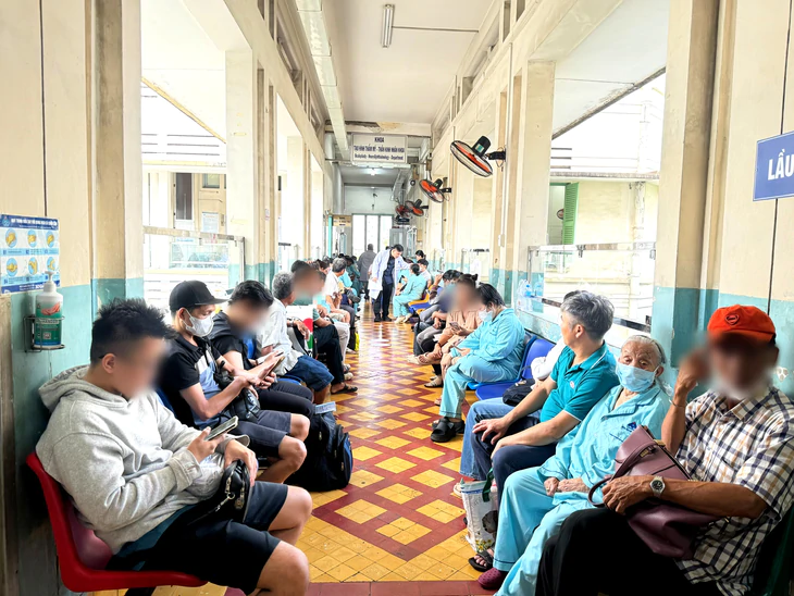 Sở Y tế TP.HCM làm rõ phản ánh về chi phí khám theo yêu cầu, chỉ định chụp MRI ngoài bệnh viện - Ảnh 2.