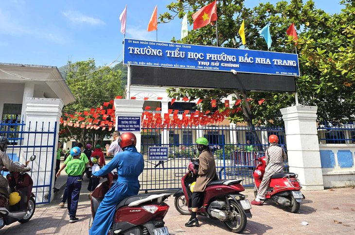 1 phường ở Nha Trang đề xuất chuyển 13 điểm trường thành phân hiệu - Ảnh 1.