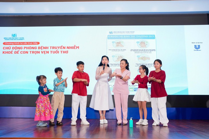Nhận diện nguy cơ, chủ động phòng bệnh truyền nhiễm cho trẻ - Ảnh 3.
