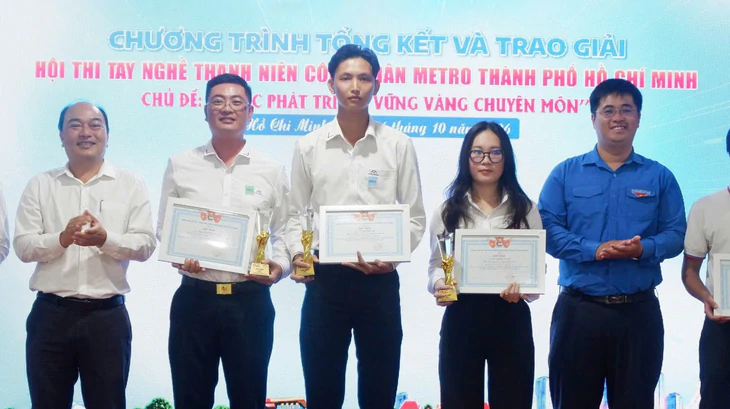 Trao giải hội thi tay nghề dành riêng cho thanh niên công nhân Metro - Ảnh 1.