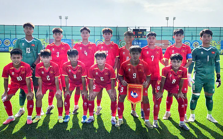 U15 Việt Nam thua Rwanda ở World Cup, giao lưu với cựu HLV Arsene Wenger - Ảnh 2.